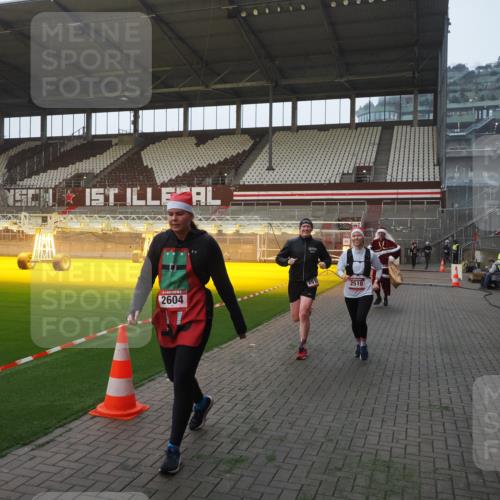 07.12.2025 - St. Pauli X-Mass-Run No. 15 Fabian Wolf http://msf.ph/oto/9374974 07.12.2025 10:02:36 Ziel 63, 304, 1105, 1828, 1829, 2510, 2514, 2604, 2908 meine-sportfotos.de