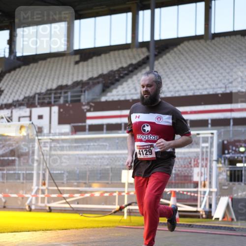 07.12.2025 - St. Pauli X-Mass-Run No. 15 Patografie http://msf.ph/oto/9375129 07.12.2025 10:00:05 Ziel 802, 1333, 1354, 1360, 1404, 2140, 2141, 4129 meine-sportfotos.de