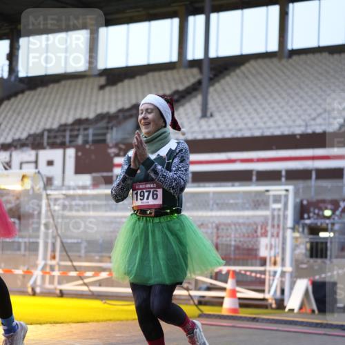 07.12.2025 - St. Pauli X-Mass-Run No. 15 Patografie http://msf.ph/oto/9375150 07.12.2025 10:00:26 Ziel 855, 1418, 1976, 3336 meine-sportfotos.de