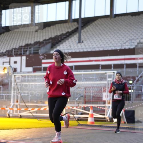 07.12.2025 - St. Pauli X-Mass-Run No. 15 Patografie http://msf.ph/oto/9375156 07.12.2025 10:00:31 Ziel 855, 1418, 1976, 2348, 3336 meine-sportfotos.de