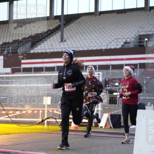 07.12.2025 - St. Pauli X-Mass-Run No. 15 Patografie http://msf.ph/oto/9375179 07.12.2025 10:01:02 Ziel 801, 1050, 1887, 1892, 2378 meine-sportfotos.de