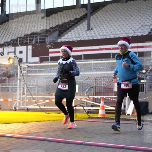 07.12.2025 - St. Pauli X-Mass-Run No. 15 Patografie http://msf.ph/oto/9375193 07.12.2025 10:01:11 Ziel 780, 783, 801, 1887, 1892, 2528 meine-sportfotos.de