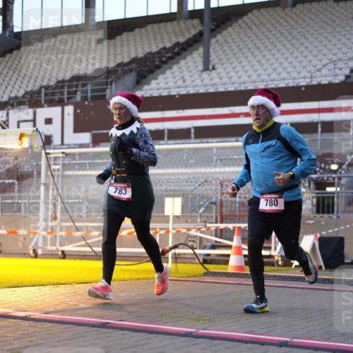07.12.2025 - St. Pauli X-Mass-Run No. 15 Patografie http://msf.ph/oto/9375195 07.12.2025 10:01:11 Ziel 780, 783, 801, 1887, 1892, 2528 meine-sportfotos.de