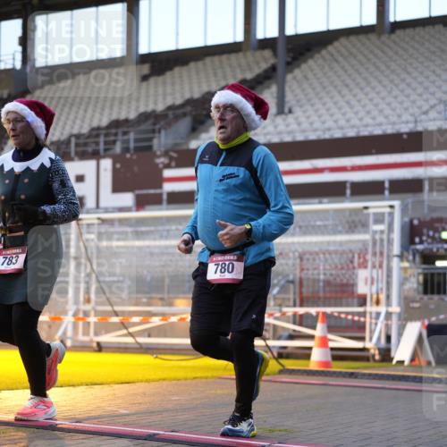07.12.2025 - St. Pauli X-Mass-Run No. 15 Patografie http://msf.ph/oto/9375197 07.12.2025 10:01:11 Ziel 780, 783, 801, 1887, 1892, 2528 meine-sportfotos.de