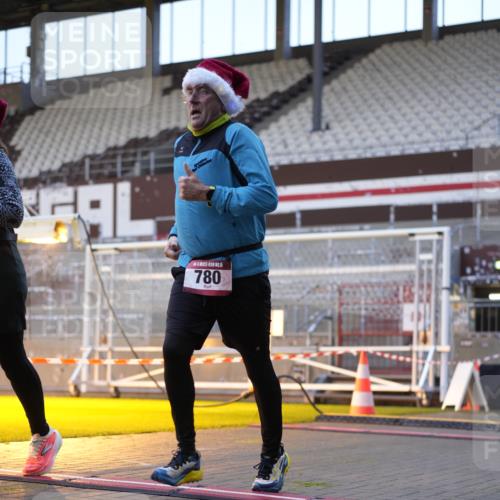 07.12.2025 - St. Pauli X-Mass-Run No. 15 Patografie http://msf.ph/oto/9375199 07.12.2025 10:01:12 Ziel 780, 783, 801, 1887, 1892, 2528 meine-sportfotos.de