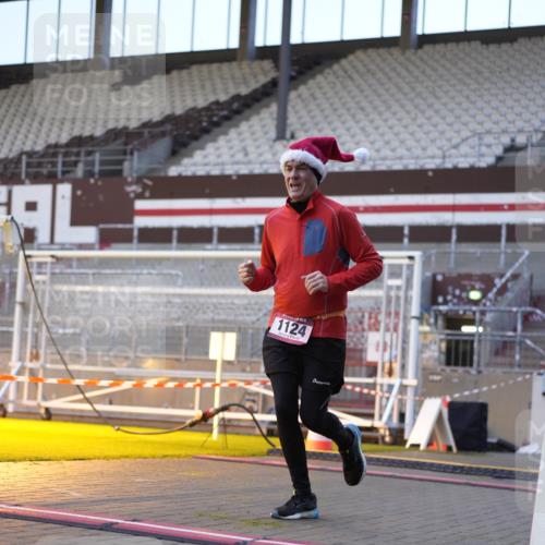 07.12.2025 - St. Pauli X-Mass-Run No. 15 Patografie http://msf.ph/oto/9375201 07.12.2025 10:01:18 Ziel 118, 393, 780, 783, 801, 1124, 1294, 1760, 1887, 1892, 2528 meine-sportfotos.de