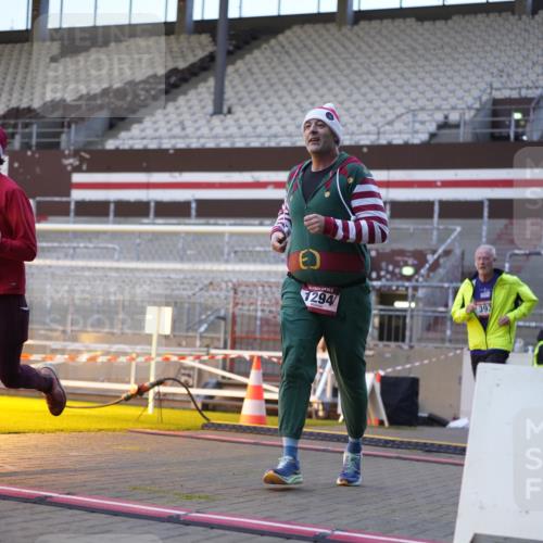 07.12.2025 - St. Pauli X-Mass-Run No. 15 Patografie http://msf.ph/oto/9375210 07.12.2025 10:01:21 Ziel 118, 393, 780, 783, 1124, 1294, 1760, 2528, 3187 meine-sportfotos.de