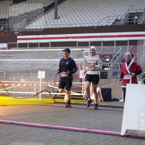 07.12.2025 - St. Pauli X-Mass-Run No. 15 Patografie http://msf.ph/oto/9375231 07.12.2025 10:01:30 Ziel 118, 393, 804, 1124, 1294, 1724, 1760, 1859, 3187, 3580, 3582, 3629, 3878 meine-sportfotos.de
