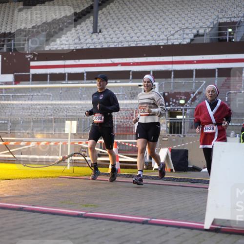 07.12.2025 - St. Pauli X-Mass-Run No. 15 Patografie http://msf.ph/oto/9375233 07.12.2025 10:01:30 Ziel 118, 393, 804, 1124, 1294, 1724, 1760, 1859, 3187, 3580, 3582, 3629, 3878 meine-sportfotos.de