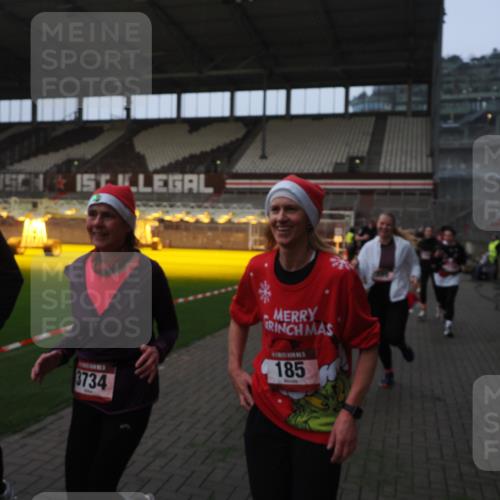 07.12.2025 - St. Pauli X-Mass-Run No. 15 Fabian Wolf http://msf.ph/oto/9375234 07.12.2025 10:03:45 Ziel 185, 213, 214, 358, 399, 940, 984, 1023, 1263, 1264, 1307, 1394, 1425, 1506, 1888, 2002, 2366, 2380, 3334, 3734, 4660, 4667, 4679, 4680 meine-sportfotos.de