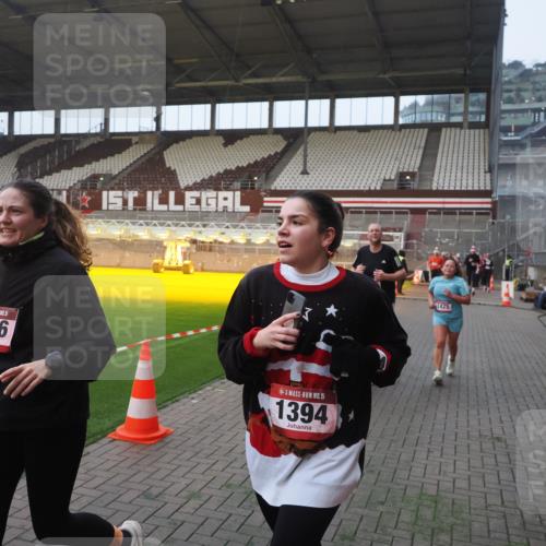 07.12.2025 - St. Pauli X-Mass-Run No. 15 Fabian Wolf http://msf.ph/oto/9375251 07.12.2025 10:03:48 Ziel 185, 213, 214, 399, 940, 1023, 1263, 1264, 1307, 1394, 1425, 1506, 2002, 2366, 2380, 3334, 3337, 3734, 4151, 4660, 4667, 4679, 4680 meine-sportfotos.de