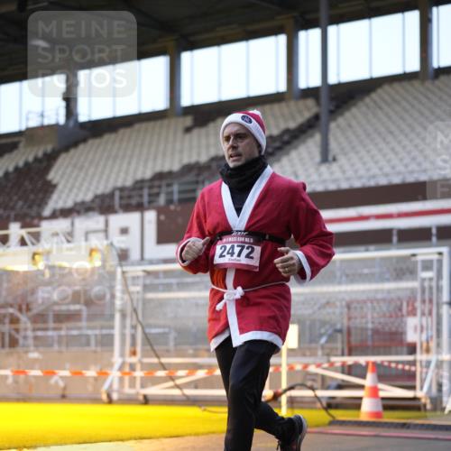 07.12.2025 - St. Pauli X-Mass-Run No. 15 Patografie http://msf.ph/oto/9375263 07.12.2025 10:01:55 Ziel 2472 meine-sportfotos.de