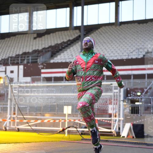 07.12.2025 - St. Pauli X-Mass-Run No. 15 Patografie http://msf.ph/oto/9375267 07.12.2025 10:02:05 Ziel 1934, 2472, 3944 meine-sportfotos.de