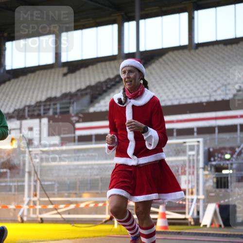 07.12.2025 - St. Pauli X-Mass-Run No. 15 Patografie http://msf.ph/oto/9375291 07.12.2025 10:02:18 Ziel 63, 304, 1828, 1829, 1934, 2604, 2923, 3944 meine-sportfotos.de