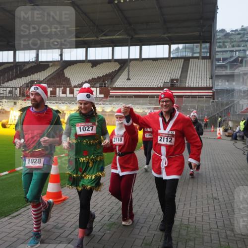 07.12.2025 - St. Pauli X-Mass-Run No. 15 Fabian Wolf http://msf.ph/oto/9375302 07.12.2025 10:04:00 Ziel 626, 628, 709, 1027, 1028, 1307, 1425, 1906, 2110, 2112, 3198, 3337, 3340, 3359, 3519, 4151 meine-sportfotos.de