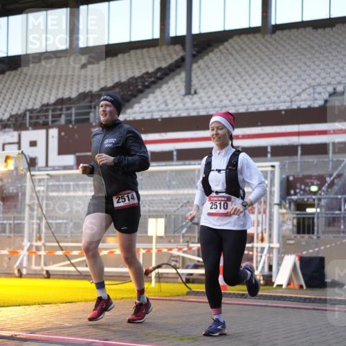 07.12.2025 - St. Pauli X-Mass-Run No. 15 Patografie http://msf.ph/oto/9375313 07.12.2025 10:02:30 Ziel 63, 304, 1105, 1828, 1829, 2510, 2514, 2604, 2908 meine-sportfotos.de