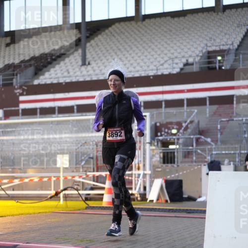 07.12.2025 - St. Pauli X-Mass-Run No. 15 Patografie http://msf.ph/oto/9375330 07.12.2025 10:02:40 Ziel 1105, 2510, 2514, 2780, 2781, 2908, 3518, 3892 meine-sportfotos.de