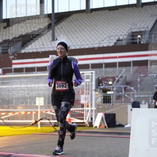 07.12.2025 - St. Pauli X-Mass-Run No. 15 Patografie http://msf.ph/oto/9375332 07.12.2025 10:02:40 Ziel 1105, 2510, 2514, 2780, 2781, 2908, 3518, 3892 meine-sportfotos.de