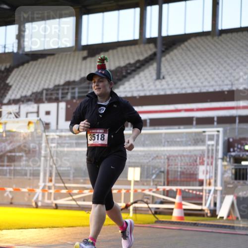 07.12.2025 - St. Pauli X-Mass-Run No. 15 Patografie http://msf.ph/oto/9375334 07.12.2025 10:02:42 Ziel 885, 918, 1314, 2510, 2514, 2780, 2781, 2908, 3284, 3518, 3892 meine-sportfotos.de