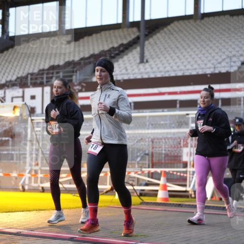 07.12.2025 - St. Pauli X-Mass-Run No. 15 Patografie http://msf.ph/oto/9375338 07.12.2025 10:02:46 Ziel 885, 918, 943, 1314, 2780, 2781, 2908, 3284, 3518, 3892 meine-sportfotos.de