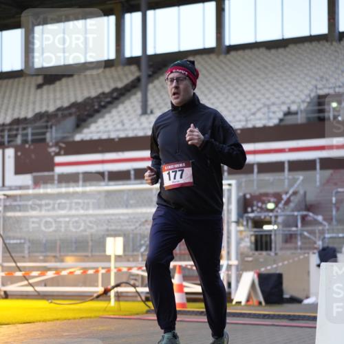 07.12.2025 - St. Pauli X-Mass-Run No. 15 Patografie http://msf.ph/oto/9375366 07.12.2025 10:02:58 Ziel 177, 442, 443, 885, 918, 936, 943, 956, 1118, 1314, 2505, 3284, 3417 meine-sportfotos.de