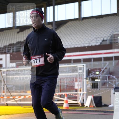 07.12.2025 - St. Pauli X-Mass-Run No. 15 Patografie http://msf.ph/oto/9375370 07.12.2025 10:02:59 Ziel 177, 442, 443, 885, 918, 936, 943, 956, 1118, 1314, 2505, 3284, 3417 meine-sportfotos.de