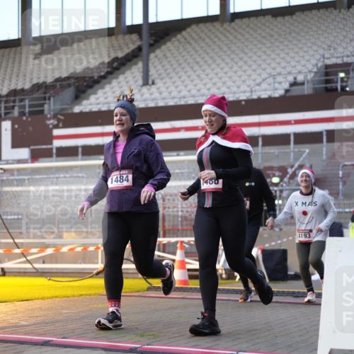 07.12.2025 - St. Pauli X-Mass-Run No. 15 Patografie http://msf.ph/oto/9375401 07.12.2025 10:03:20 Ziel 460, 963, 965, 984, 1484, 1486, 1594, 2682, 2973, 2975, 4193, 4239 meine-sportfotos.de
