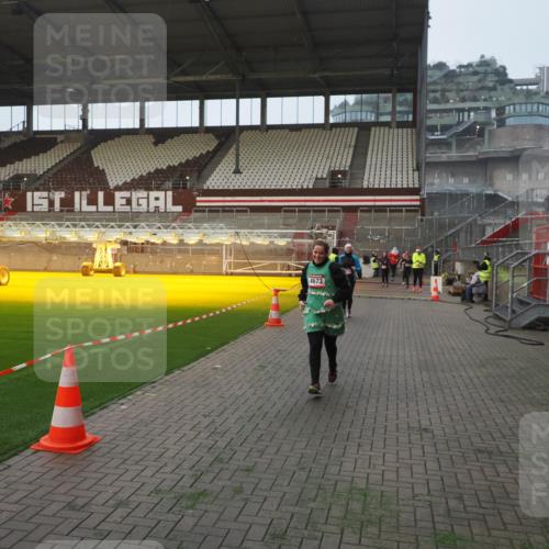 07.12.2025 - St. Pauli X-Mass-Run No. 15 Fabian Wolf http://msf.ph/oto/9375426 07.12.2025 10:04:26 Ziel 113, 1291, 1302, 1522, 1712, 1738, 1871, 2454, 3188, 4673 meine-sportfotos.de