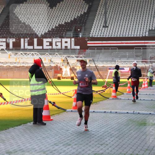 07.12.2025 - St. Pauli X-Mass-Run No. 15 Luisa Fischer http://msf.ph/oto/9375441 07.12.2025 09:51:12 Ziel 4, 2224, 615, 615, 2224 meine-sportfotos.de