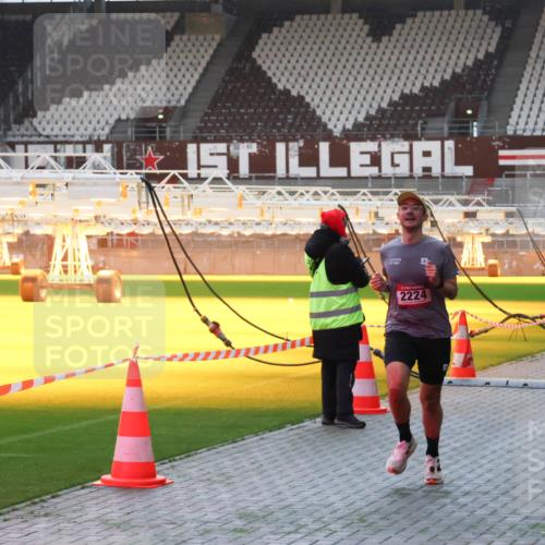 07.12.2025 - St. Pauli X-Mass-Run No. 15 Luisa Fischer http://msf.ph/oto/9375445 07.12.2025 09:51:13 Ziel 2224, 615, 2224 meine-sportfotos.de