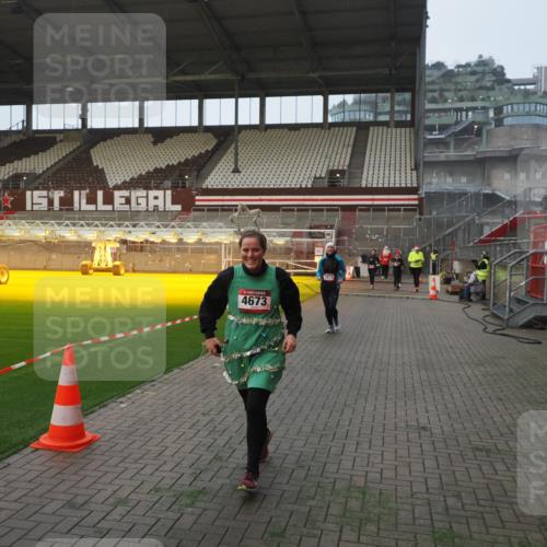 07.12.2025 - St. Pauli X-Mass-Run No. 15 Fabian Wolf http://msf.ph/oto/9375447 07.12.2025 10:04:27 Ziel 113, 1291, 1302, 1522, 1701, 1712, 1738, 1871, 2454, 3188, 3911, 4673 meine-sportfotos.de