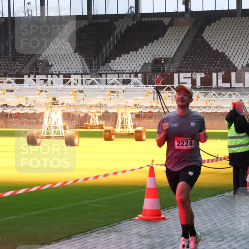 07.12.2025 - St. Pauli X-Mass-Run No. 15 Luisa Fischer http://msf.ph/oto/9375451 07.12.2025 09:51:14 Ziel 2224, 615, 2224 meine-sportfotos.de