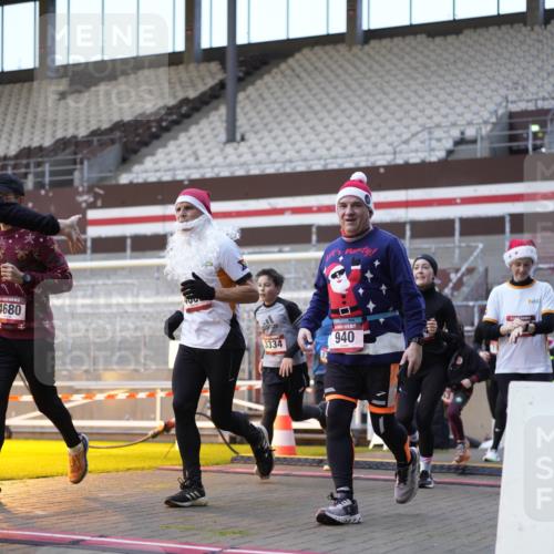 07.12.2025 - St. Pauli X-Mass-Run No. 15 Patografie http://msf.ph/oto/9375455 07.12.2025 10:03:29 Ziel 213, 214, 358, 940, 984, 1023, 1263, 1264, 1484, 1486, 1506, 1888, 2380, 2973, 2975, 3334, 4193, 4239, 4660, 4667, 4679, 4680 meine-sportfotos.de