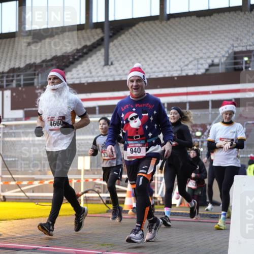 07.12.2025 - St. Pauli X-Mass-Run No. 15 Patografie http://msf.ph/oto/9375464 07.12.2025 10:03:30 Ziel 213, 214, 358, 940, 984, 1023, 1263, 1264, 1484, 1486, 1506, 1888, 2002, 2380, 3334, 4193, 4239, 4660, 4667, 4679, 4680 meine-sportfotos.de