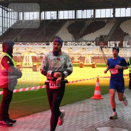 07.12.2025 - St. Pauli X-Mass-Run No. 15 Luisa Fischer http://msf.ph/oto/9375479 07.12.2025 09:51:35 Ziel 4275, 13, 13, 615, 1258, 2030, 2135, 2224, 2646, 3110, 4273 meine-sportfotos.de