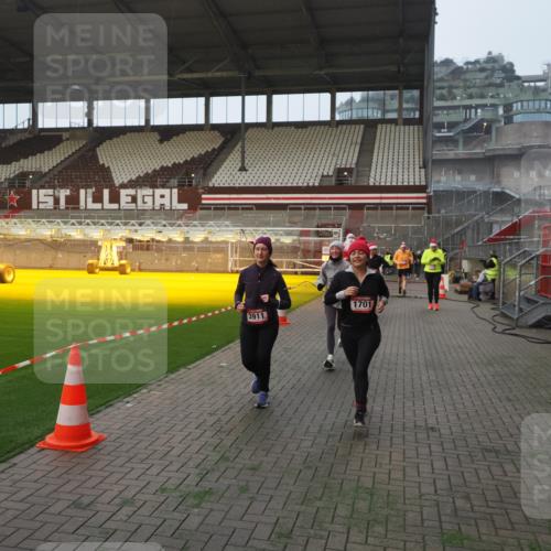 07.12.2025 - St. Pauli X-Mass-Run No. 15 Fabian Wolf http://msf.ph/oto/9375481 07.12.2025 10:04:34 Ziel 713, 1291, 1522, 1701, 1871, 2569, 2570, 3188, 3477, 3894, 3911, 4673 meine-sportfotos.de