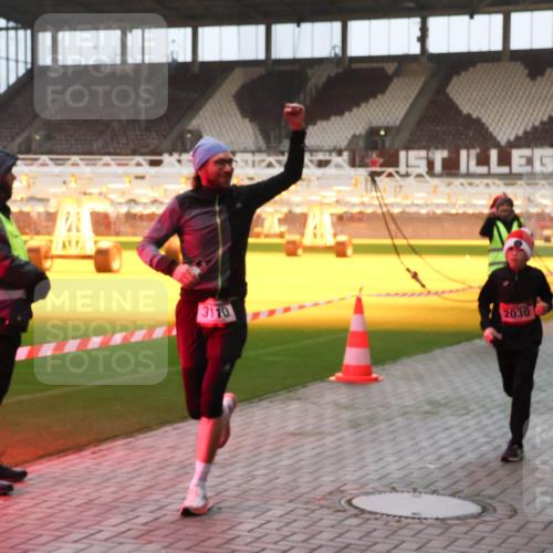 07.12.2025 - St. Pauli X-Mass-Run No. 15 Luisa Fischer http://msf.ph/oto/9375499 07.12.2025 09:51:39 Ziel 3110, 2030, 13, 615, 1258, 2030, 2135, 2224, 2646, 3110, 4273 meine-sportfotos.de