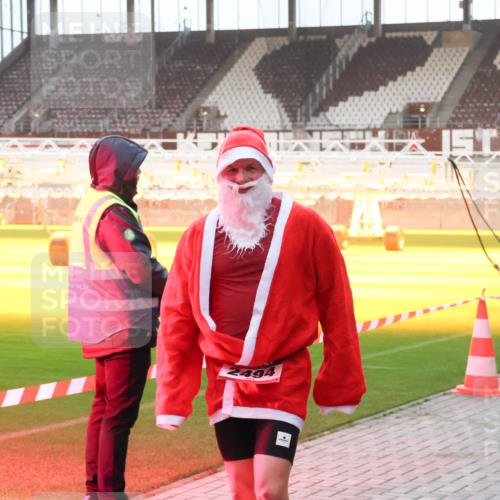 07.12.2025 - St. Pauli X-Mass-Run No. 15 Luisa Fischer http://msf.ph/oto/9375526 07.12.2025 09:52:34 Ziel 2494, 154, 1296, 2034, 2178, 2494 meine-sportfotos.de