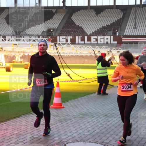 07.12.2025 - St. Pauli X-Mass-Run No. 15 Luisa Fischer http://msf.ph/oto/9375545 07.12.2025 09:52:51 Ziel 1296, 15, 2034, 1052, 195, 154, 195, 1052, 1296, 2034 meine-sportfotos.de