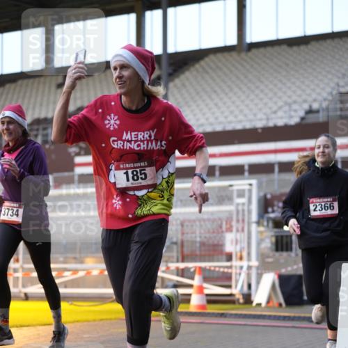 07.12.2025 - St. Pauli X-Mass-Run No. 15 Patografie http://msf.ph/oto/9375546 07.12.2025 10:03:37 Ziel 185, 213, 214, 358, 399, 940, 984, 1023, 1263, 1264, 1307, 1394, 1425, 1506, 1888, 2002, 2366, 2380, 3334, 3734, 4660, 4667, 4679, 4680 meine-sportfotos.de