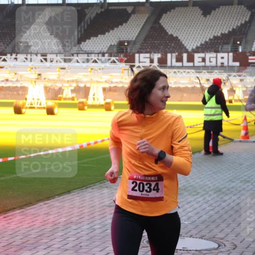 07.12.2025 - St. Pauli X-Mass-Run No. 15 Luisa Fischer http://msf.ph/oto/9375552 07.12.2025 09:52:52 Ziel 15, 2034, 1052, 154, 195, 1052, 1296, 2034 meine-sportfotos.de