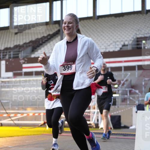 07.12.2025 - St. Pauli X-Mass-Run No. 15 Patografie http://msf.ph/oto/9375564 07.12.2025 10:03:39 Ziel 185, 213, 214, 358, 399, 940, 984, 1023, 1263, 1264, 1307, 1394, 1425, 1506, 1888, 2002, 2366, 2380, 3334, 3734, 4660, 4667, 4679, 4680 meine-sportfotos.de