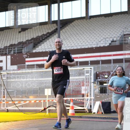 07.12.2025 - St. Pauli X-Mass-Run No. 15 Patografie http://msf.ph/oto/9375573 07.12.2025 10:03:40 Ziel 185, 213, 214, 358, 399, 940, 984, 1023, 1263, 1264, 1307, 1394, 1425, 1506, 1888, 2002, 2366, 2380, 3334, 3734, 4660, 4667, 4679, 4680 meine-sportfotos.de