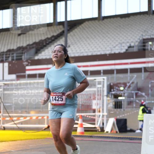 07.12.2025 - St. Pauli X-Mass-Run No. 15 Patografie http://msf.ph/oto/9375581 07.12.2025 10:03:41 Ziel 185, 213, 214, 358, 399, 940, 1023, 1263, 1264, 1307, 1394, 1425, 1506, 1888, 2002, 2366, 2380, 3334, 3734, 4660, 4667, 4679, 4680 meine-sportfotos.de