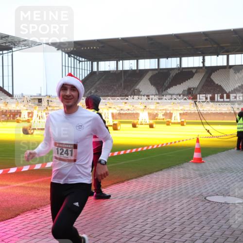 07.12.2025 - St. Pauli X-Mass-Run No. 15 Luisa Fischer http://msf.ph/oto/9375601 07.12.2025 09:53:06 Ziel 15, 1241, 154, 195, 937, 1052, 1241, 1296, 2034 meine-sportfotos.de