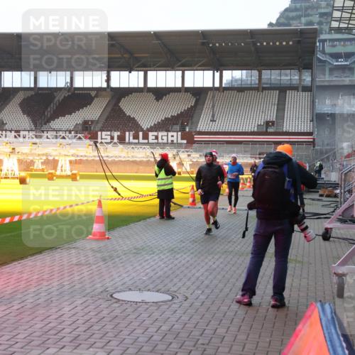 07.12.2025 - St. Pauli X-Mass-Run No. 15 Luisa Fischer http://msf.ph/oto/9375605 07.12.2025 09:53:16 Ziel 1874, 154, 195, 518, 937, 1052, 1241, 1296, 1874, 2034 meine-sportfotos.de