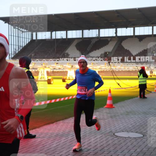 07.12.2025 - St. Pauli X-Mass-Run No. 15 Luisa Fischer http://msf.ph/oto/9375628 07.12.2025 09:53:20 Ziel 15, 937, 1874, 154, 195, 518, 937, 1052, 1241, 1874, 2034 meine-sportfotos.de