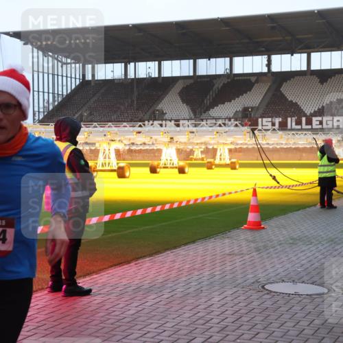 07.12.2025 - St. Pauli X-Mass-Run No. 15 Luisa Fischer http://msf.ph/oto/9375633 07.12.2025 09:53:21 Ziel 5, 1874, 195, 518, 937, 1052, 1241, 1874, 2034 meine-sportfotos.de