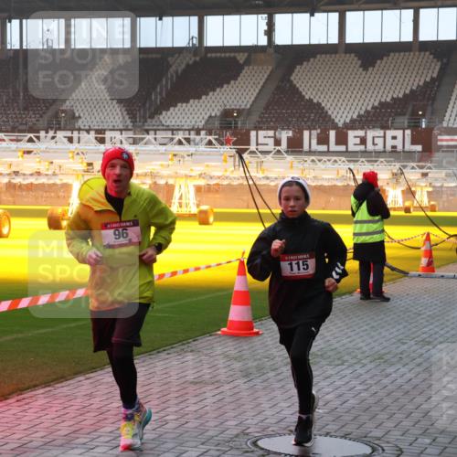 07.12.2025 - St. Pauli X-Mass-Run No. 15 Luisa Fischer http://msf.ph/oto/9375666 07.12.2025 09:53:54 Ziel 96, 115, 1910, 96, 115, 518, 937, 1874, 3684, 4050, 4061, 4062 meine-sportfotos.de
