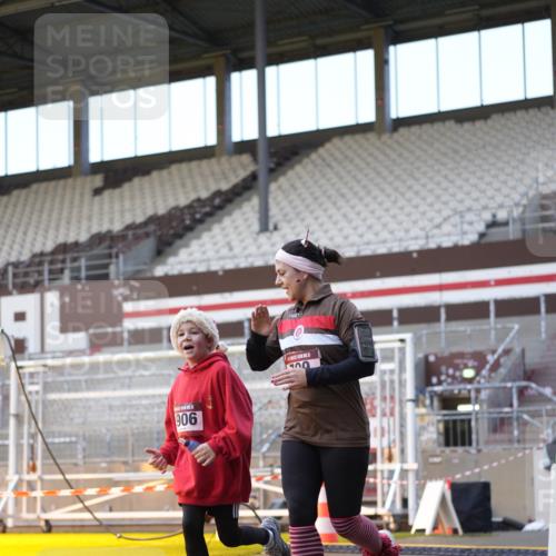 07.12.2025 - St. Pauli X-Mass-Run No. 15 Patografie http://msf.ph/oto/9375668 07.12.2025 10:03:54 Ziel 399, 626, 628, 709, 1027, 1028, 1307, 1394, 1425, 1906, 2110, 2112, 3198, 3337, 3340, 3359, 3519, 4151 meine-sportfotos.de